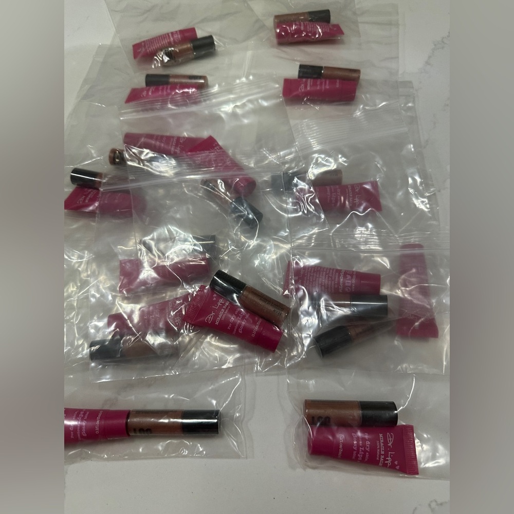 15 sets of Dr Lipp Miracle Balm and LOC Love Of Color Luminous Lip Shine Beam